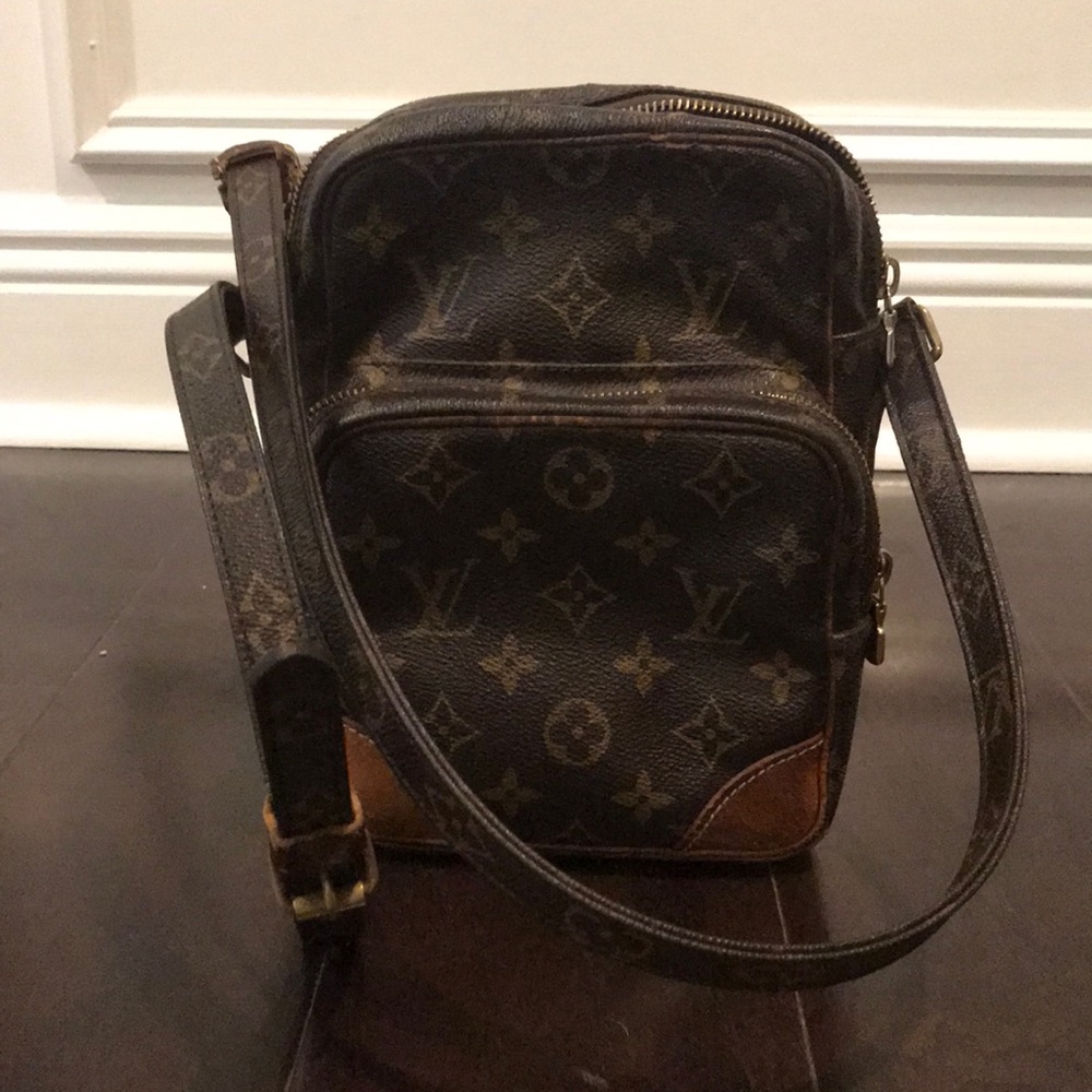 LOUIS VUITTON Amazone Crossbody Vintage